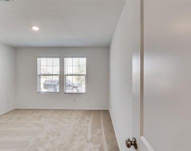2000 Gilmer Way - Photo Thumbnail 25