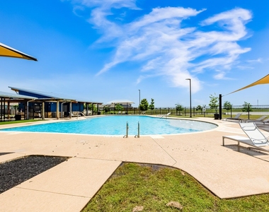 2000 Gilmer Way - Photo Thumbnail 36