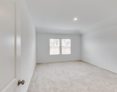 2000 Gilmer Way - Photo Thumbnail 16