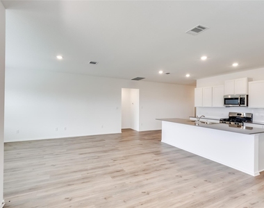 2000 Gilmer Way - Photo Thumbnail 15