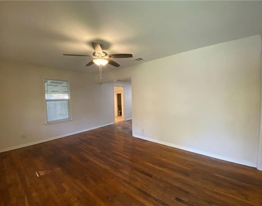1018 Mead Street #a St - Photo Thumbnail 3