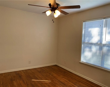 1018 Mead Street #a St - Photo Thumbnail 9