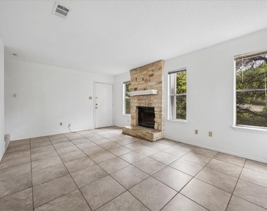 8202 Mescalero Dr - Photo Thumbnail 1