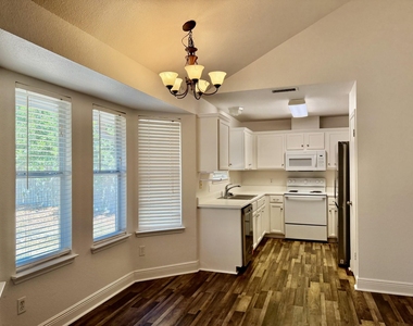 2202 Corbin Way - Photo Thumbnail 15