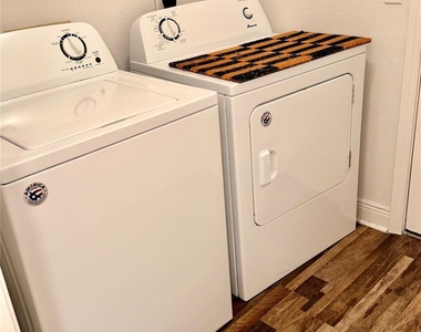 2202 Corbin Way - Photo Thumbnail 12