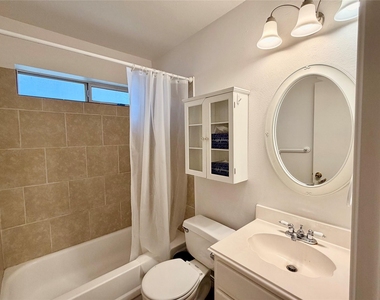 2202 Corbin Way - Photo Thumbnail 11
