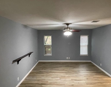 1825 Red Rock Dr - Photo Thumbnail 5