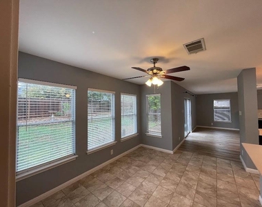 1825 Red Rock Dr - Photo Thumbnail 11