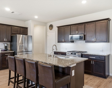 1224 Vogel Dr - Photo Thumbnail 4