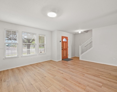 11140 Currin Ln - Photo Thumbnail 6