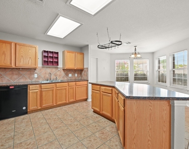 11140 Currin Ln - Photo Thumbnail 14