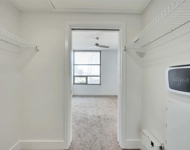 300 Bowie St - Photo Thumbnail 12