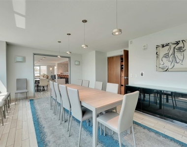 300 Bowie St - Photo Thumbnail 16