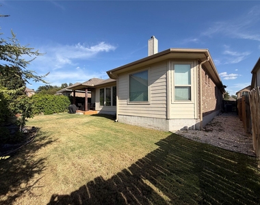 104 Canyon Lake Ln - Photo Thumbnail 28