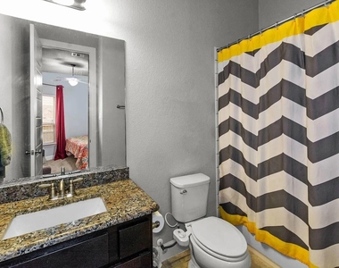 104 Canyon Lake Ln - Photo Thumbnail 23
