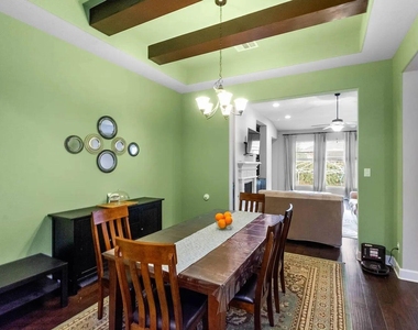 104 Canyon Lake Ln - Photo Thumbnail 10