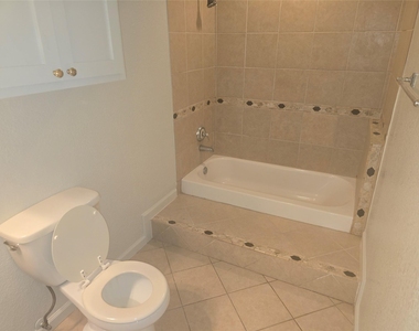 804 Lexington St - Photo Thumbnail 4