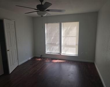 804 Lexington St - Photo Thumbnail 7