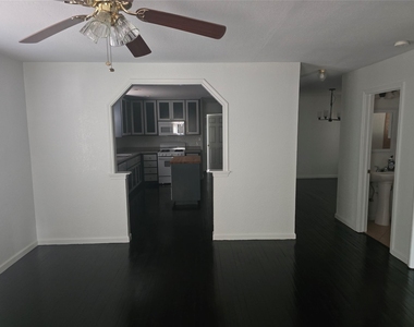 804 Lexington St - Photo Thumbnail 3