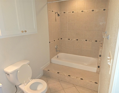 804 Lexington St - Photo Thumbnail 8