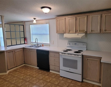 743 N State Highway 95 - Photo Thumbnail 9