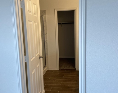 448 Pickrell Loop - Photo Thumbnail 10