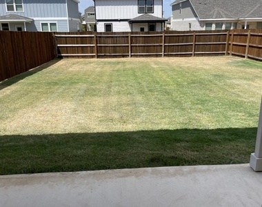 448 Pickrell Loop - Photo Thumbnail 6