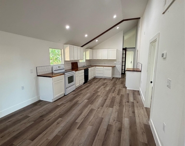 545 W Vaughan St - Photo Thumbnail 12