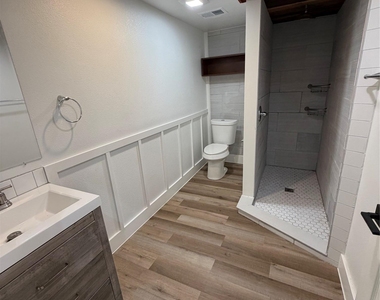 545 W Vaughan St - Photo Thumbnail 10