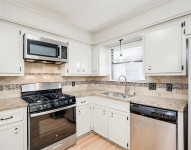 1708 Wild Horse Ln - Photo Thumbnail 19