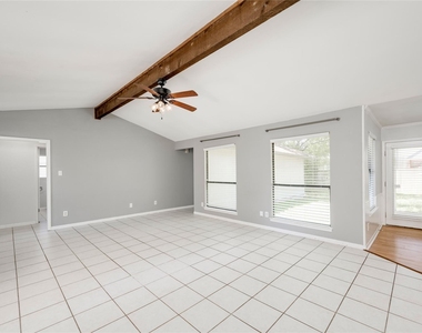 1708 Wild Horse Ln - Photo Thumbnail 11