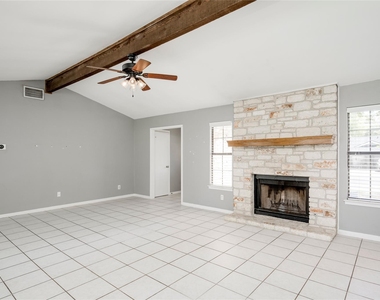 1708 Wild Horse Ln - Photo Thumbnail 14