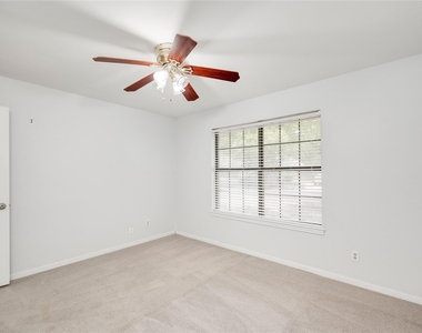 1708 Wild Horse Ln - Photo Thumbnail 31