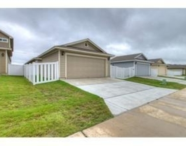 932 Lost Pines Ln - Photo Thumbnail 27