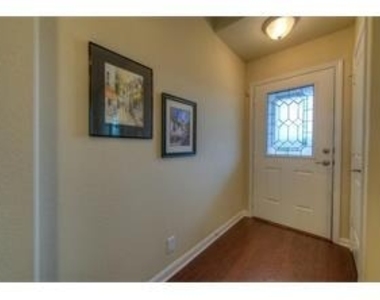 932 Lost Pines Ln - Photo Thumbnail 5