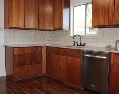 4708 York Hill Dr - Photo Thumbnail 2