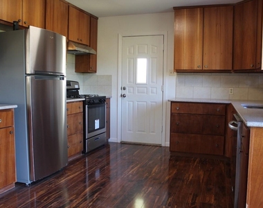 4708 York Hill Dr - Photo Thumbnail 1