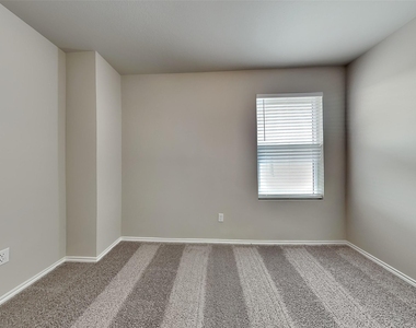 5121 Saddle Club Dr - Photo Thumbnail 11