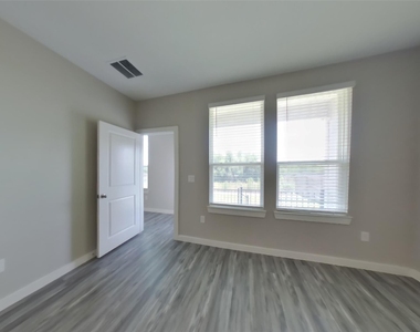 1744 Mexican Heather Dr - Photo Thumbnail 5