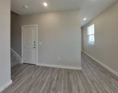 1744 Mexican Heather Dr - Photo Thumbnail 3