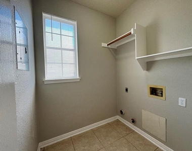 5844 Back Bay Ln - Photo Thumbnail 39