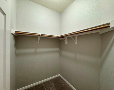 5844 Back Bay Ln - Photo Thumbnail 33