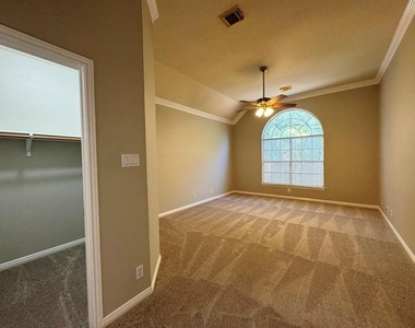 5844 Back Bay Ln - Photo Thumbnail 17