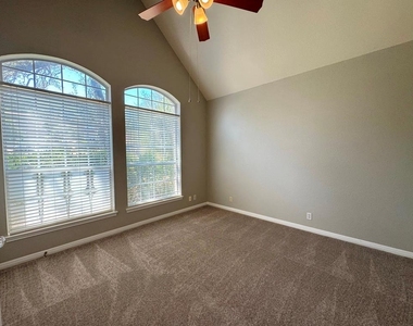 5844 Back Bay Ln - Photo Thumbnail 23