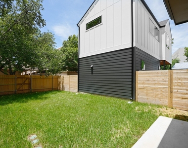 913 Capitol Ct - Photo Thumbnail 5