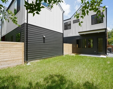 913 Capitol Ct - Photo Thumbnail 4
