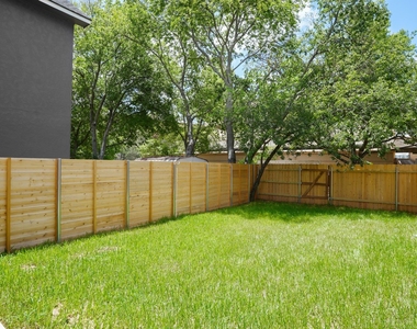 913 Capitol Ct - Photo Thumbnail 3