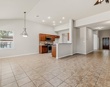 1216 Willowbrook Dr - Photo Thumbnail 22