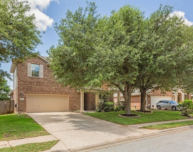 1216 Willowbrook Dr - Photo Thumbnail 6
