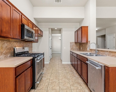 1216 Willowbrook Dr - Photo Thumbnail 25